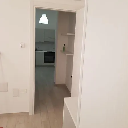 Red Moon דירה קליארי