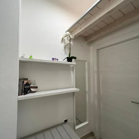 Red Moon דירה קליארי