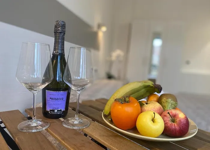 Апартаменты Red Moon Кальяри